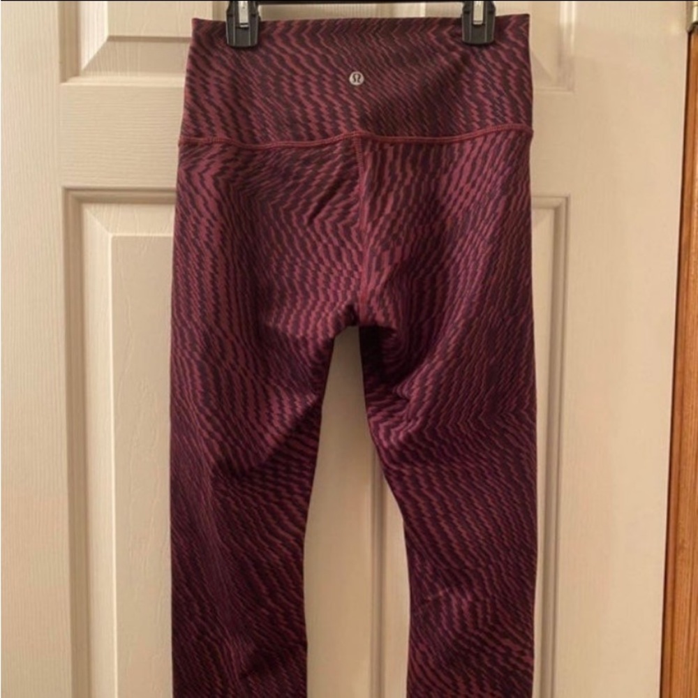 Lululemon burgundy and black size 4 leggings